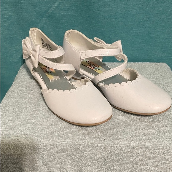 Rachel Shoes Cream Kids Dress Shoes with Bow Accent - Picture 1 of 2